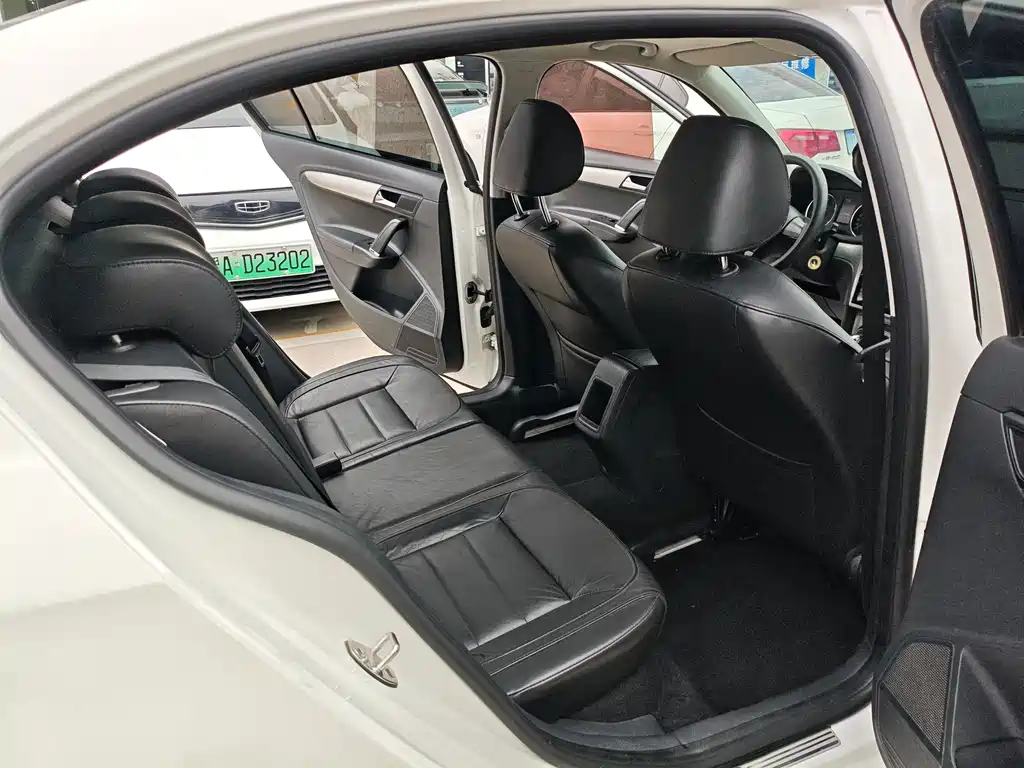 Volkswagen Lavida — миниатюра 10