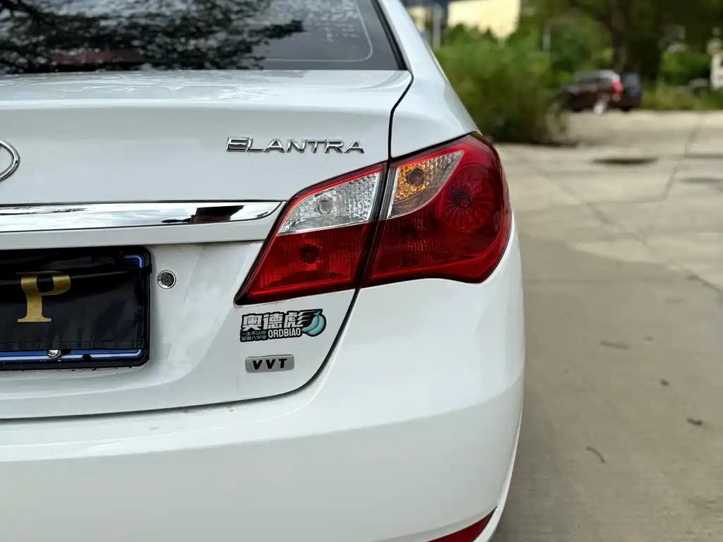 Hyundai Elantra — миниатюра 12