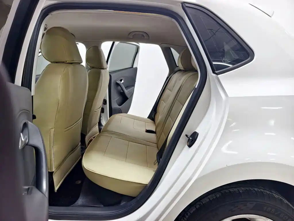 Volkswagen Polo — миниатюра 12