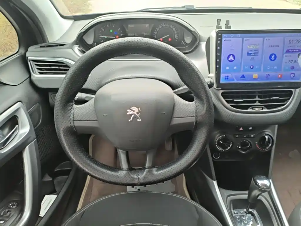 Peugeot 2008 — миниатюра 11