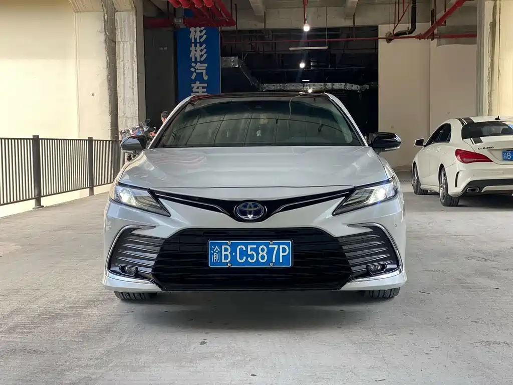 Toyota Camry — миниатюра 2