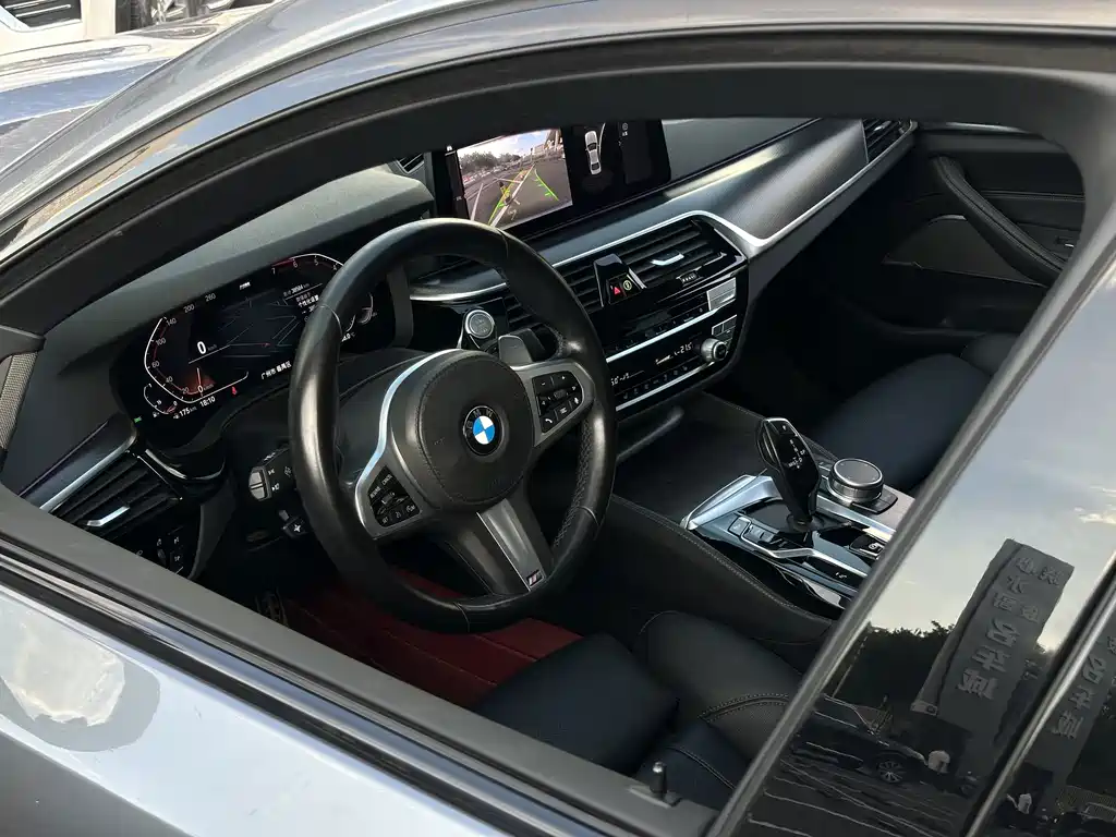 BMW 5 Series (Import) — миниатюра 11