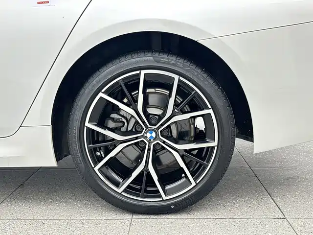 BMW 5 Series — миниатюра 16