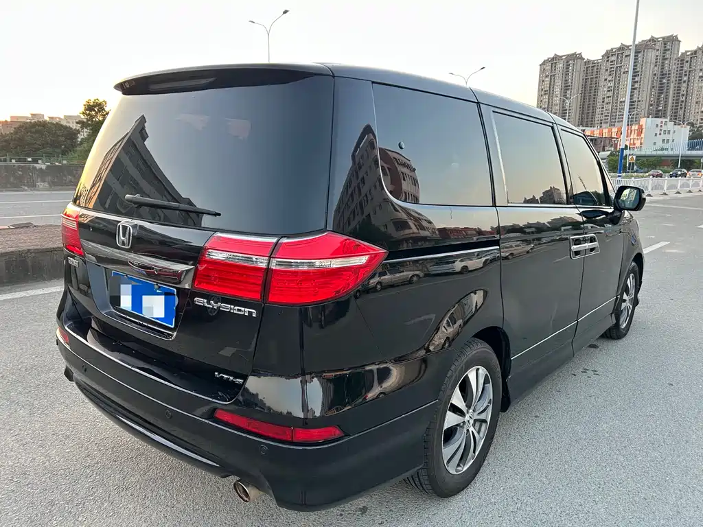 Honda Elysion 2015 2.4L VTi-S Luxury