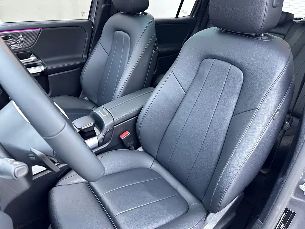 Mercedes-Benz GLB — миниатюра 8