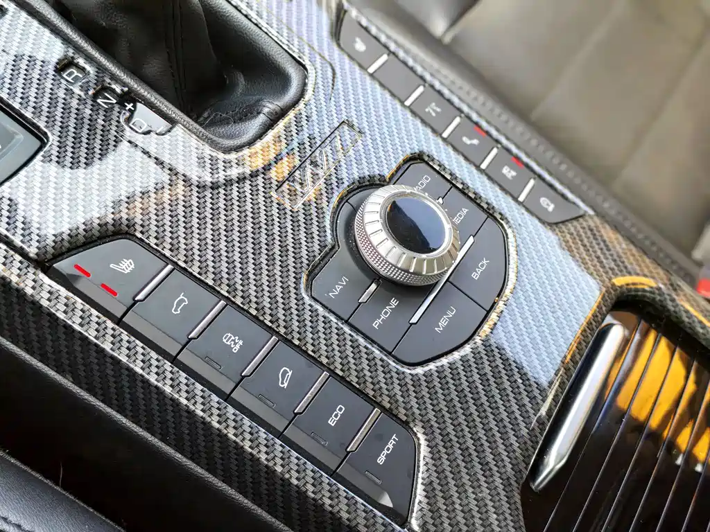 WEI PAI WEI BRAND VV7