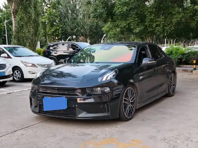 2021 Lynk & Co 03