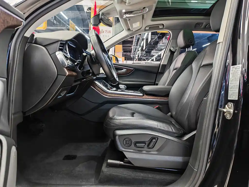 Audi Q7 — миниатюра 4
