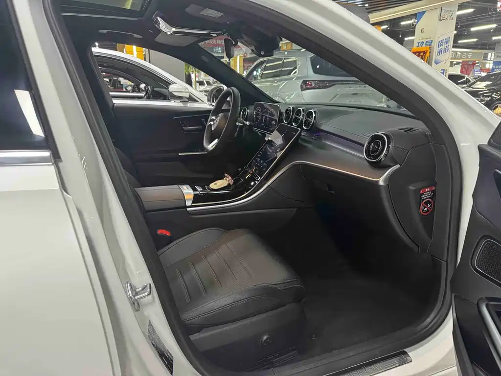 Mercedes-Benz C-Class — миниатюра 5