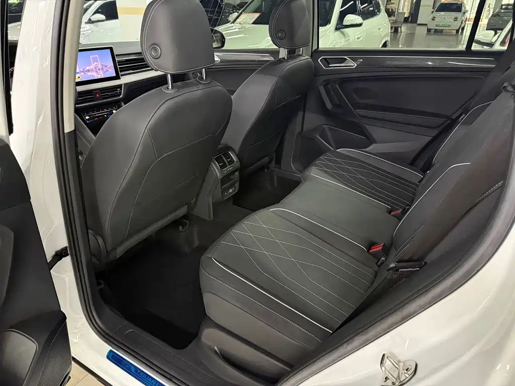 Volkswagen Tiguan L — миниатюра 8