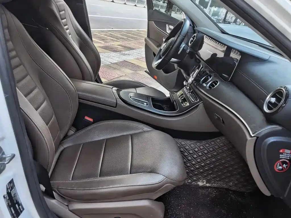 Mercedes-Benz E-Class — миниатюра 7