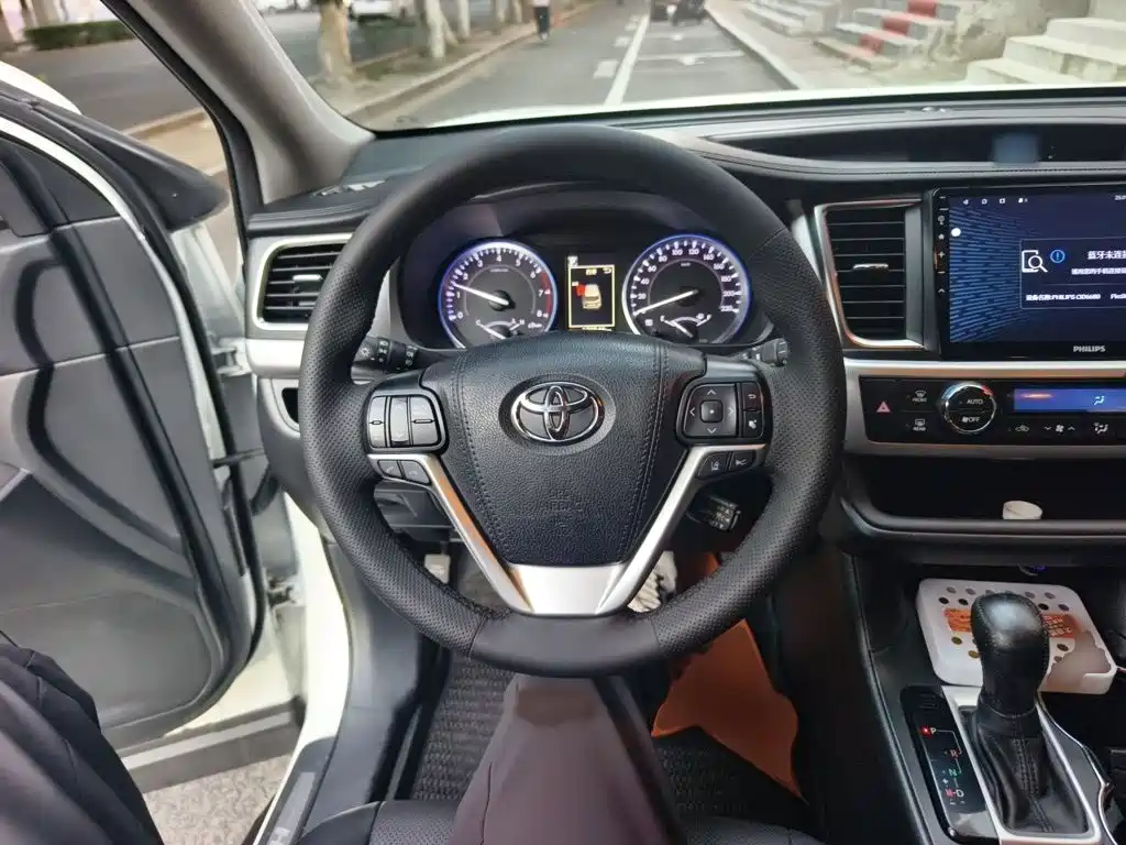 Toyota Highlander — миниатюра 3