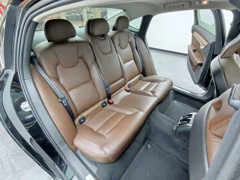 Volvo S90 — миниатюра 16