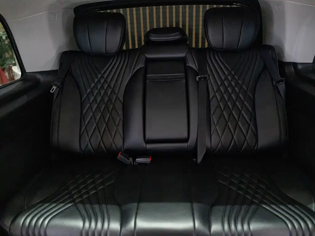 Mercedes-Benz V-Class — миниатюра 10