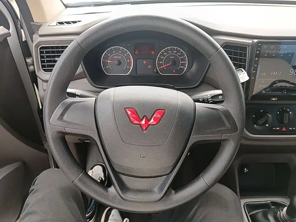 Wuling Hongguang V — миниатюра 11