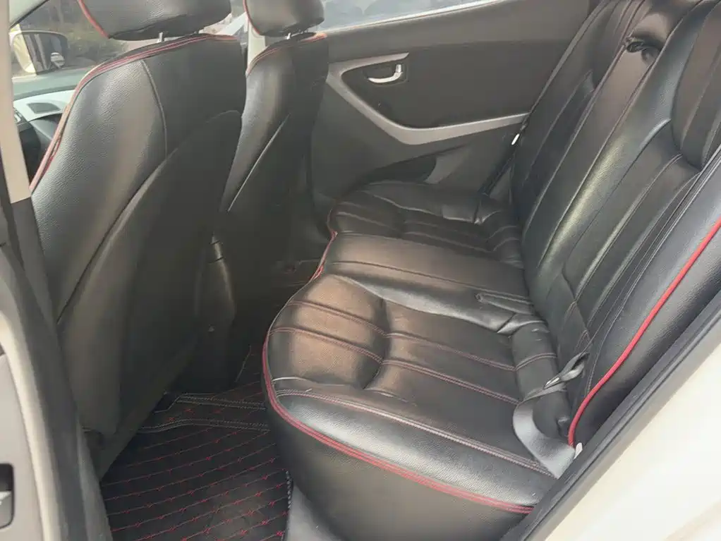 Hyundai Elantra Langdong — миниатюра 13