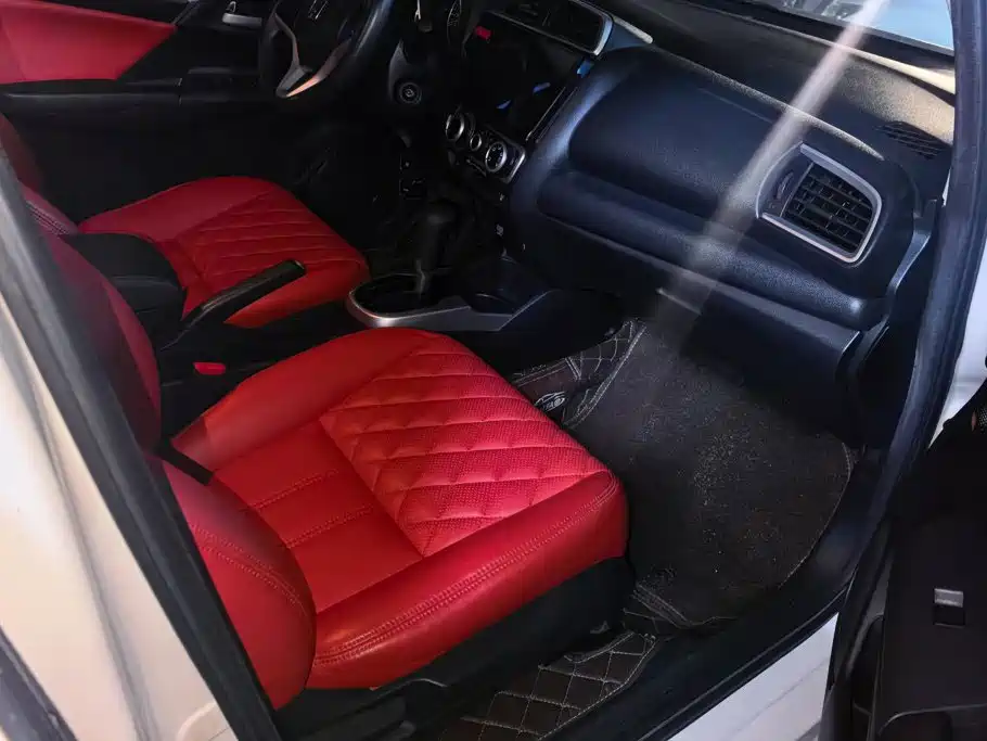 Honda Fit — миниатюра 8