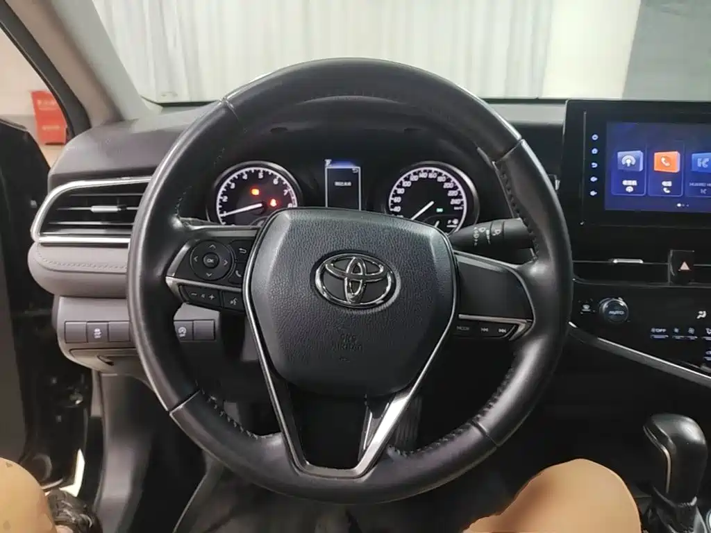 Toyota Camry — миниатюра 11