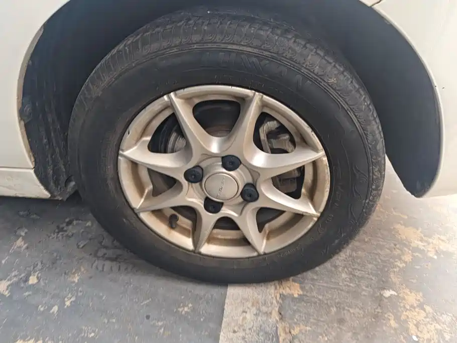 Roewe Clever — миниатюра 6
