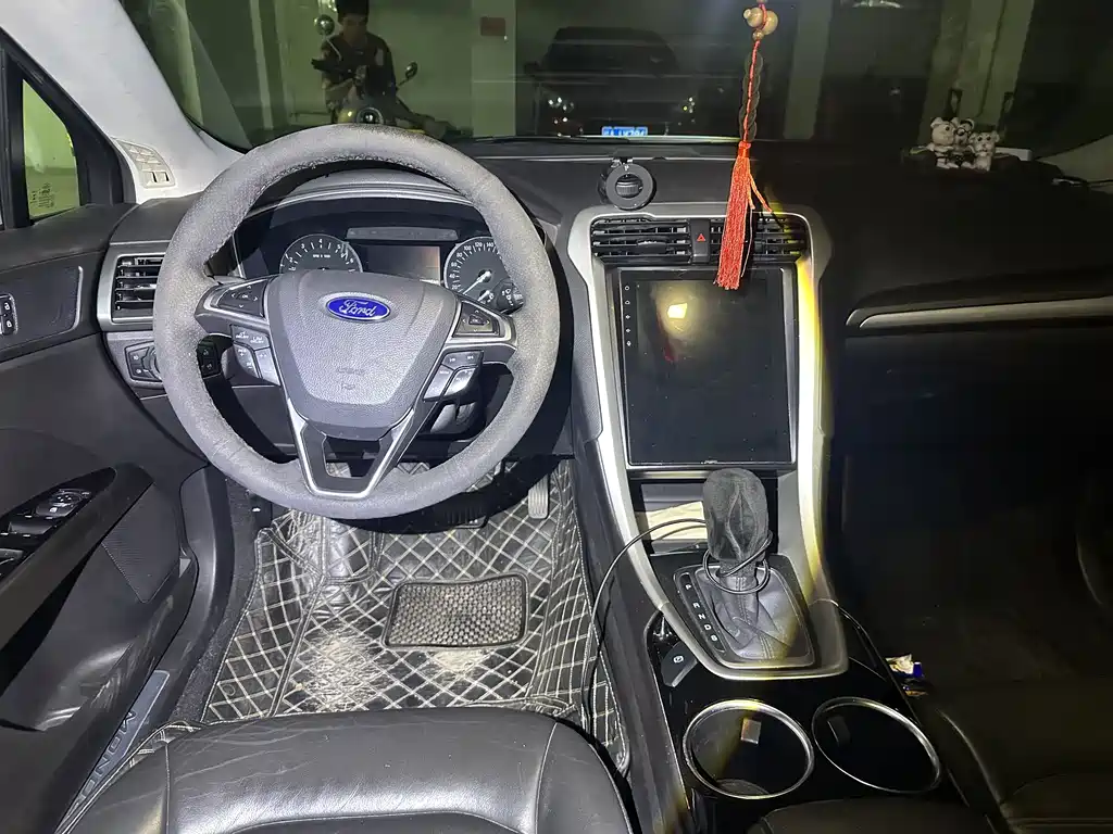 Ford Mondeo — миниатюра 6