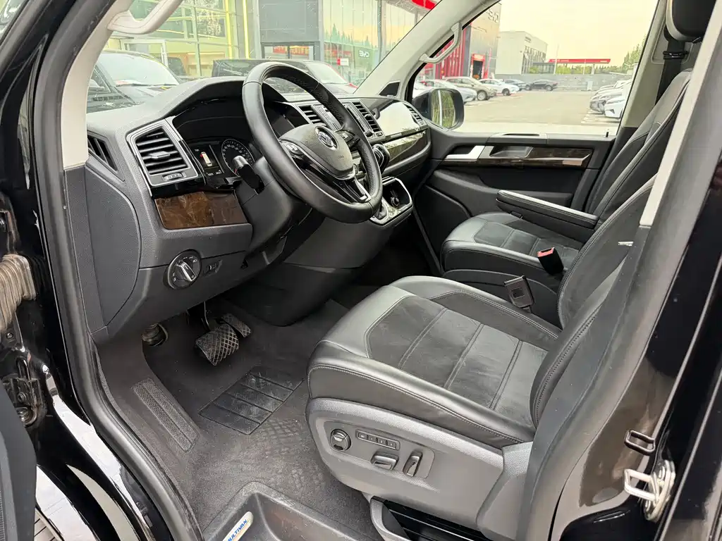 Volkswagen Multivan — миниатюра 4