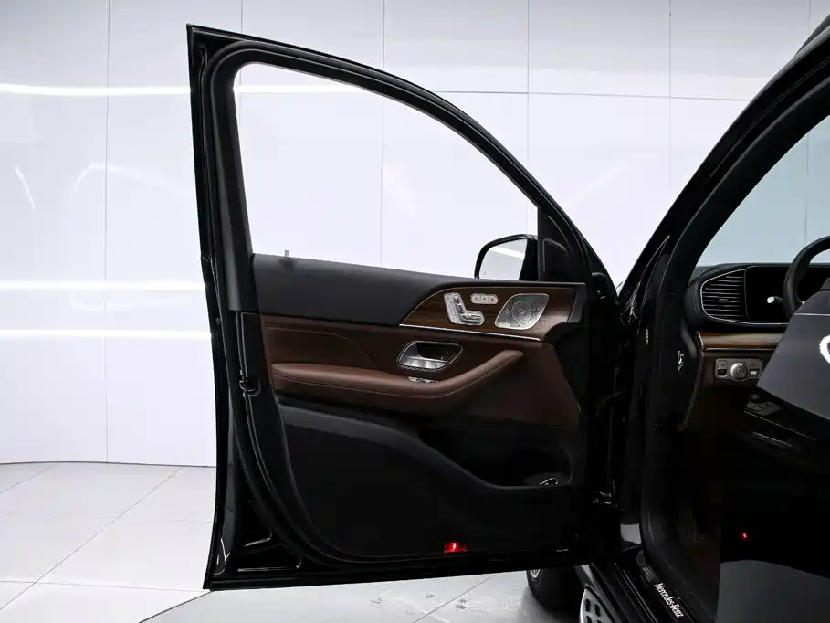 Mercedes-Benz GLS — миниатюра 12