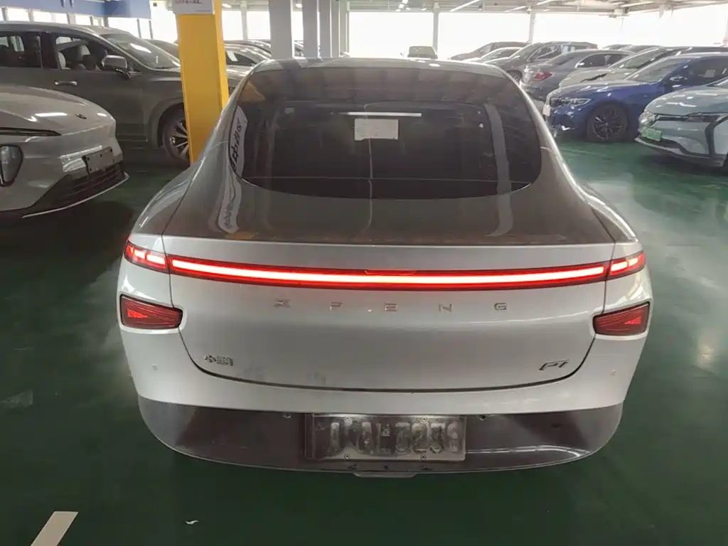 XPeng P7 — миниатюра 6