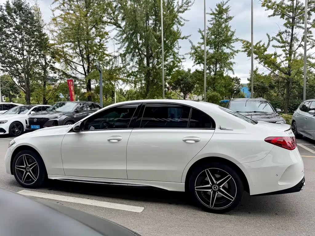 Mercedes-Benz C-Class — миниатюра 9