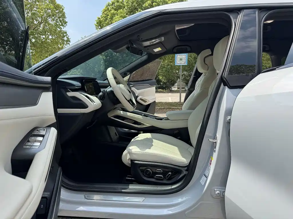 BYD L EV — миниатюра 14