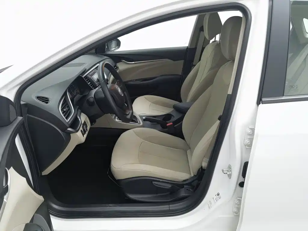Buick Excelle — миниатюра 10