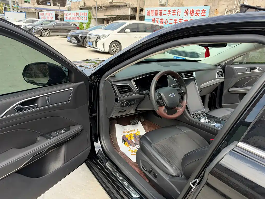 Ford Taurus — миниатюра 7