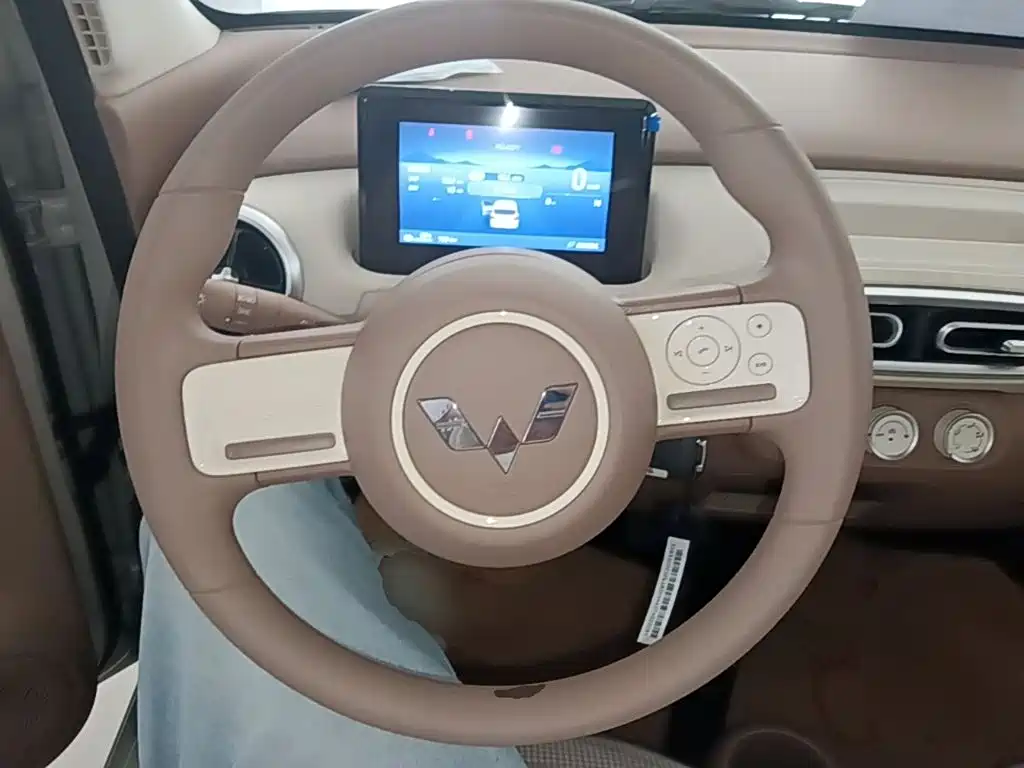 Wuling MINIEV — миниатюра 11