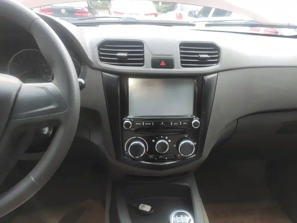 Wuling Hongguang — миниатюра 13