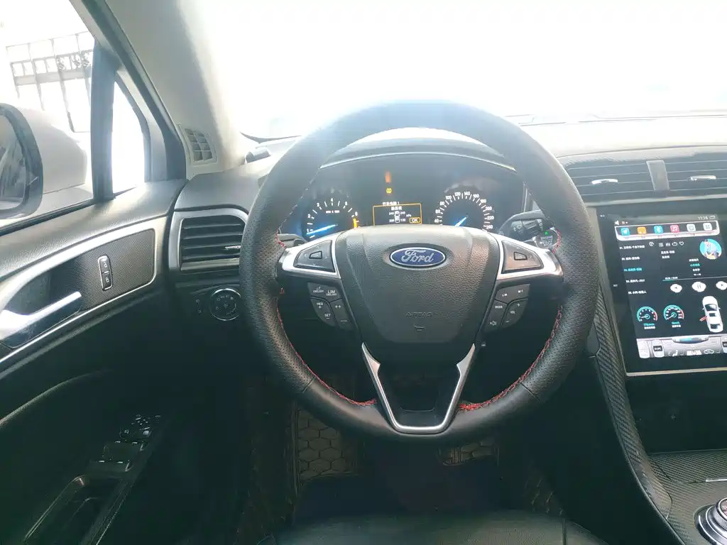Ford Mondeo — миниатюра 11