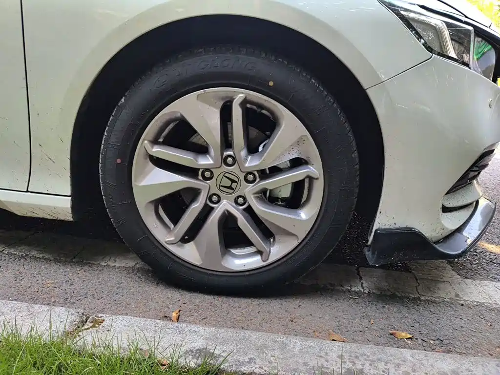 Honda Accord — миниатюра 8