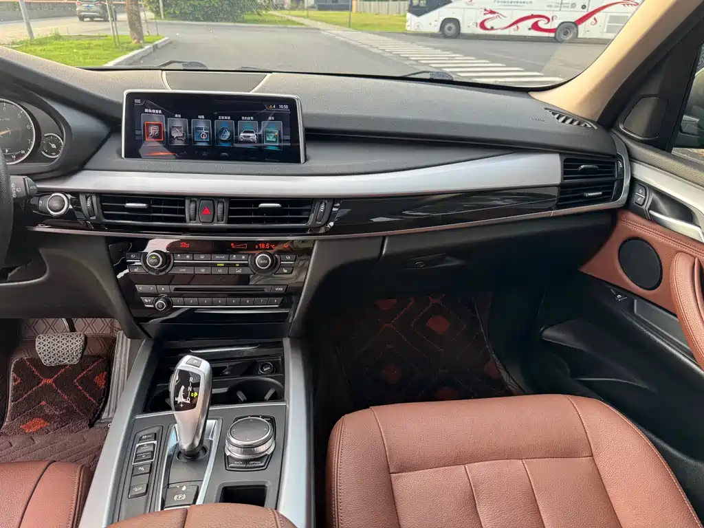 BMW X5 (Import) — миниатюра 10