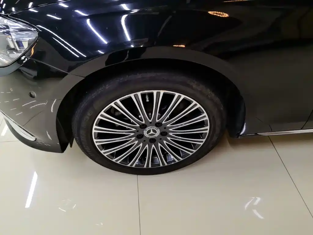 Mercedes-Benz E-Class — миниатюра 23