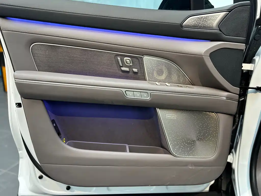 NIO ES8 — миниатюра 14