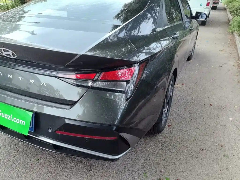 Hyundai Elantra — миниатюра 8