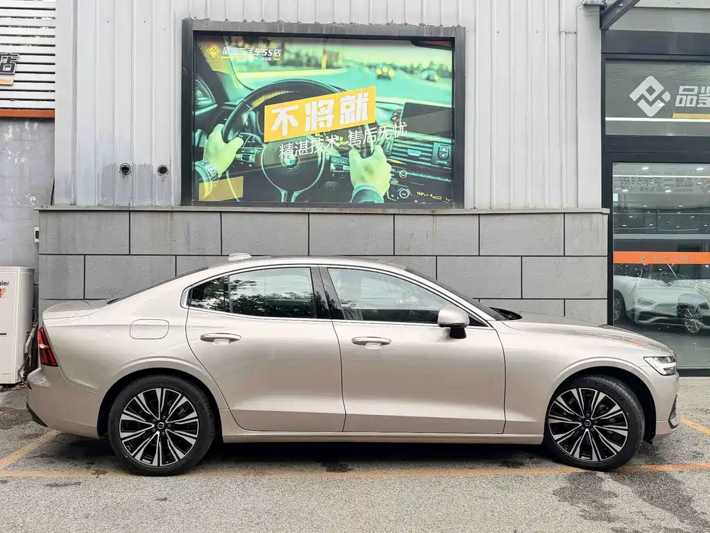 Volvo S60 — миниатюра 3