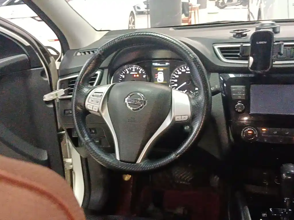 Nissan Qashqai — миниатюра 11