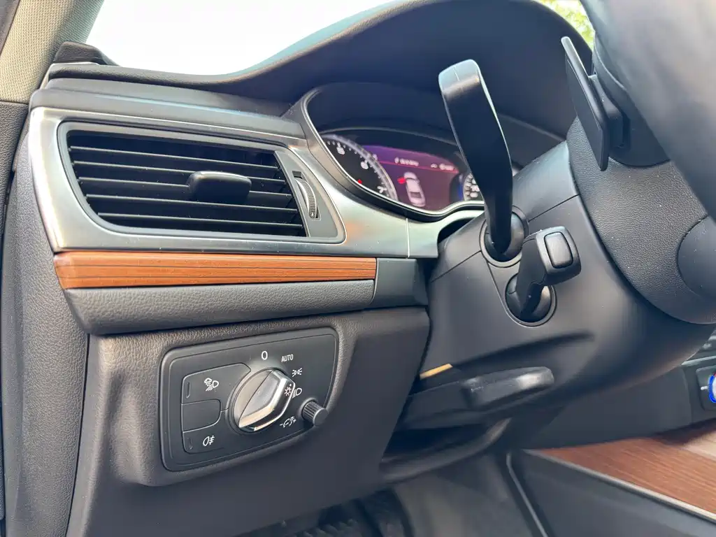 Audi A6L — миниатюра 13