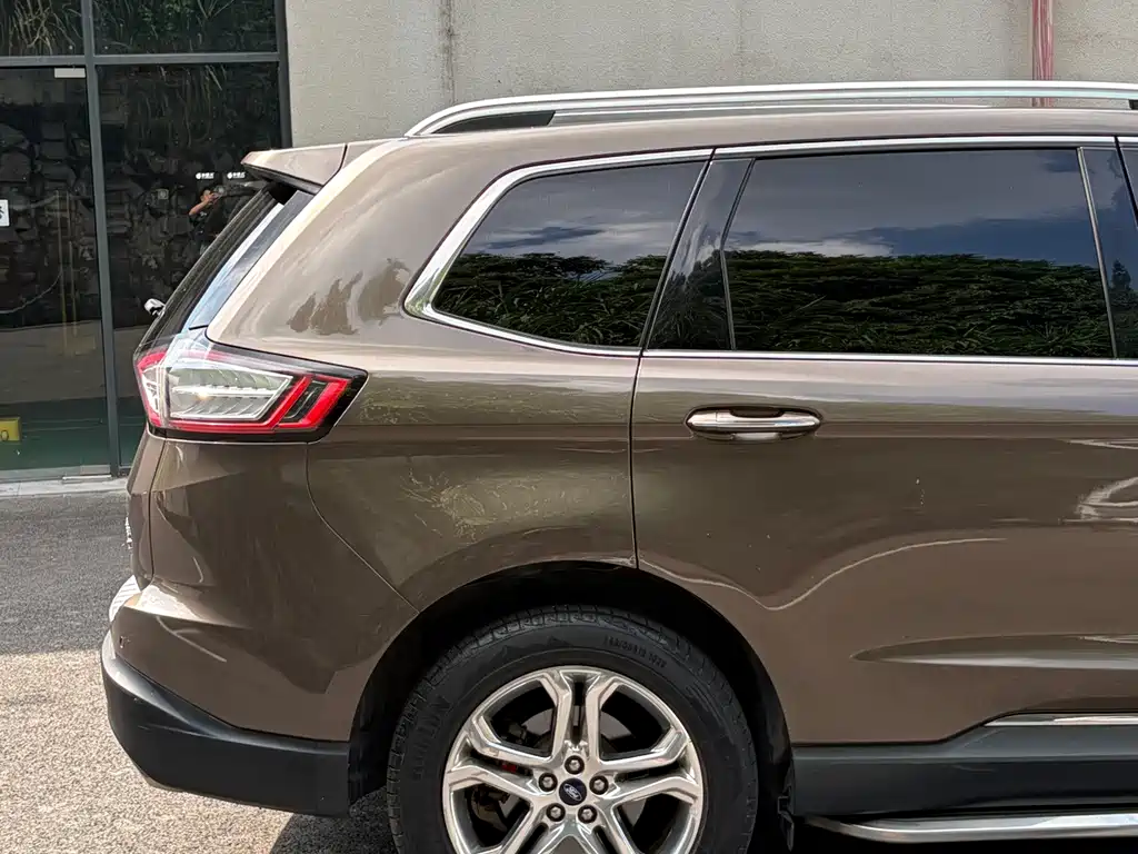 Ford Edge — миниатюра 8