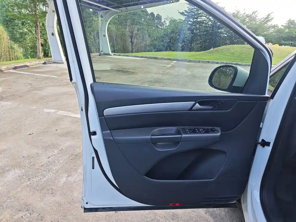 Volkswagen Sharan — миниатюра 11