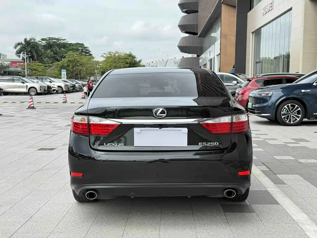 Lexus ES — миниатюра 3
