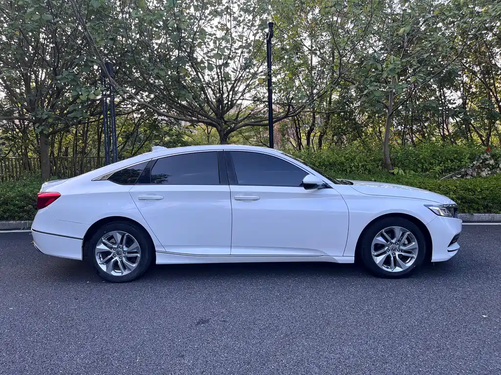 Honda Accord — миниатюра 7