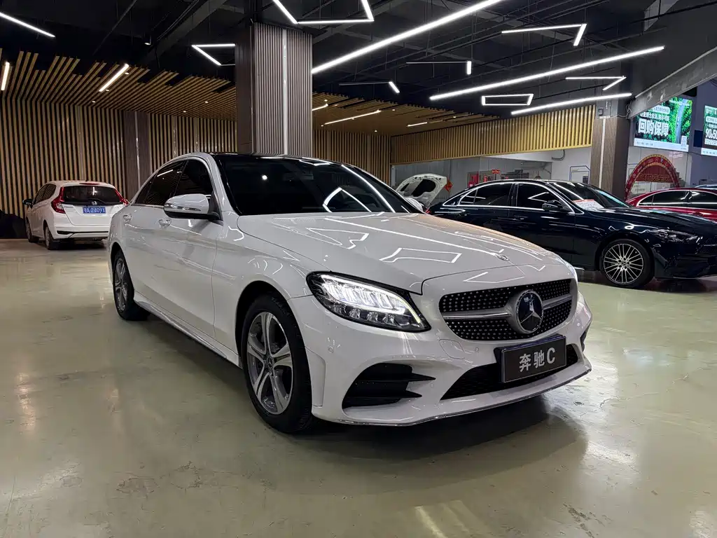 Mercedes-Benz C-Class — миниатюра 3