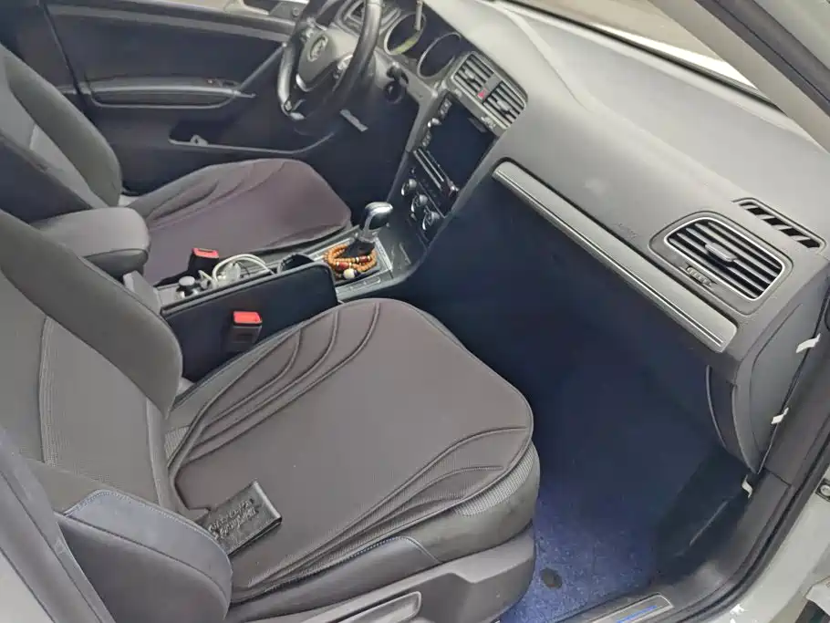 Volkswagen Golf EV — миниатюра 8