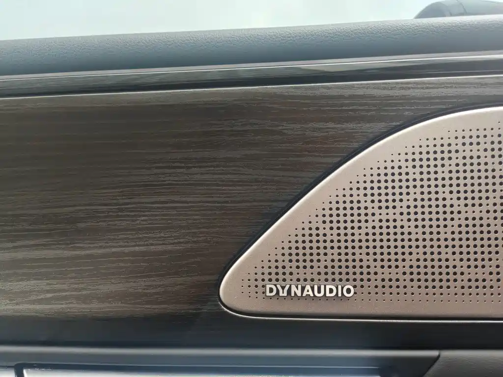 XPeng P7 — миниатюра 19