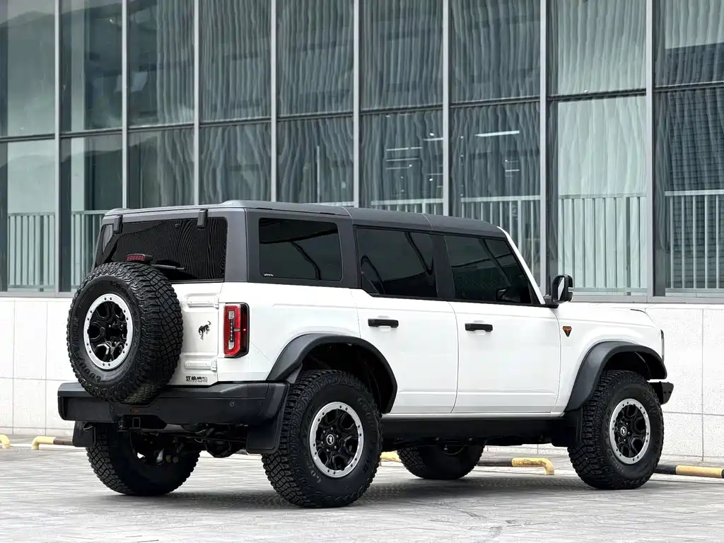 Ford Bronco — миниатюра 9